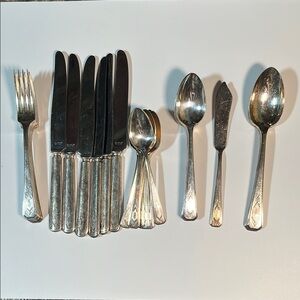 Wm. A Rogers A1 Plus Nuart Silverplate by Oneida Silver 1932 (29pieces)